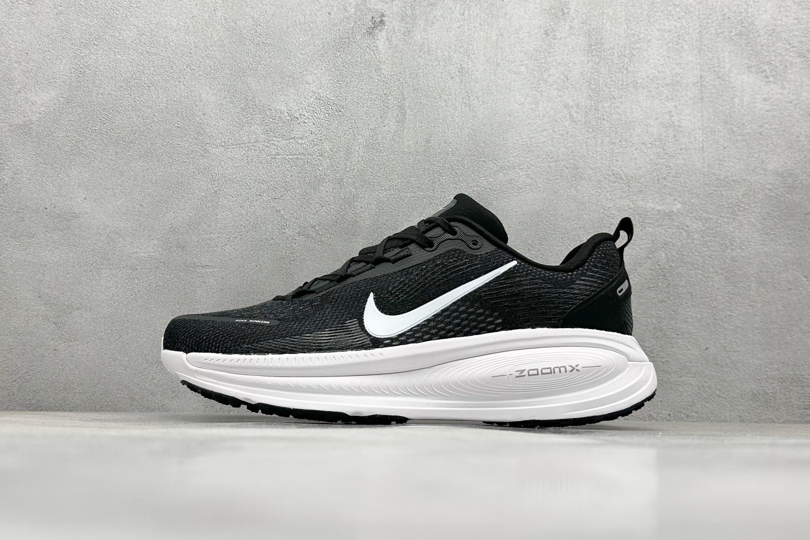 NIKE runner 127